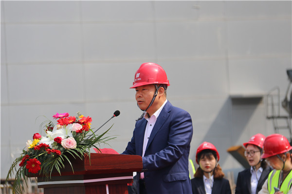 1617074301814016.jpg EPC项目总经理赏根荣代表项目部发言.jpg